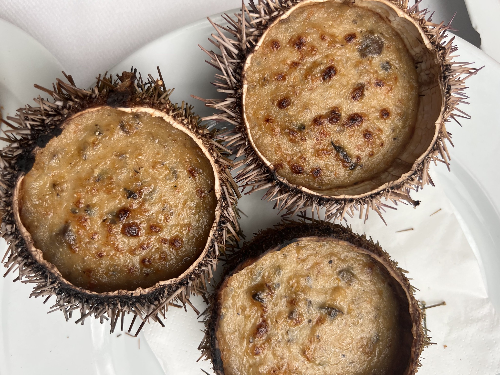 La IA es fa un embolic amb gambes, llagostins i escamarlans, però és una eina genial per obtenir receptes amb fotos de plats cuinats