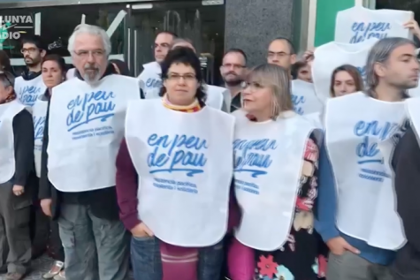 Catalunya Ràdio. En Peu de Pau mostra el seu rebuig a la violència amb una concentració solidària a Catalunya Ràdio