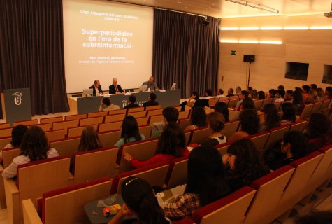 Superperiodistes en l'era de la sobreinformació