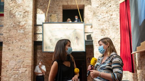 El matí de Catalunya Ràdio amb Laura Rosel des de Figueres, una sortida que inclou la final de l’Enigmàrius de Màrius Serra. Rosel entrevista l'alcaldessa, Agnès Lladó, al Museu Dalí. Figueres. 12 de juliol de 2021