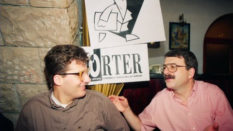 Joan Pujadas amb Josep Ferrer en un dinar de l'equip de la revista Repòrter.
