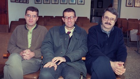 Joan Pujadas amb Joan Ferrer i Josep Ferrer, a l'Ajuntament de Pineda de Mar. 