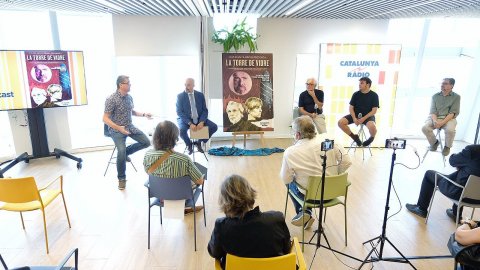 Presentació de la temporada 2021-2022 de Catalunya Ràdio a la Torre Glòries i del podcast 'La torre de vidre', amb el director de l'emissora, Saül Gordillo, i el director de continguts, Santi Faro. Barcelona. 27 d’agost de 2021 