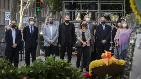 El director de Catalunya Ràdio i dels Mitjans Digitals de la CCMA, Saül Gordillo, participa a l’ofrena floral de Catalunya Ràdio i TV3 i del consell de govern de la CCMA al monument de Rafael Casanova per la Diada Nacional. Barcelona. 11 de setembre de 2021