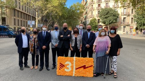 El director de Catalunya Ràdio i dels Mitjans Digitals de la CCMA, Saül Gordillo, participa a l’ofrena floral de Catalunya Ràdio i TV3 i del consell de govern de la CCMA al monument de Rafael Casanova per la Diada Nacional. Barcelona. 11 de setembre de 2021