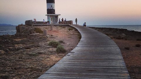 Mallorca. Colònia Sant Jordi. Far. Mòbil. Agost de 2015