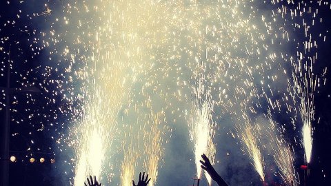Les Santes. Desvetllament bellugós. Nit Boja. Mataró. Mòbil. Juliol de 2015