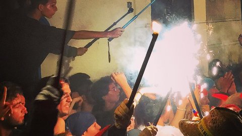 Les Santes. Desvetllament bellugós. Nit Boja. Mataró. Mòbil. Juliol de 2015