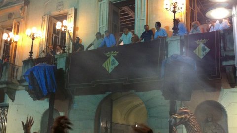 Les Santes 2014. No n'hi ha prou. Foto amb el mòbil. Mataró. Juliol del 2014