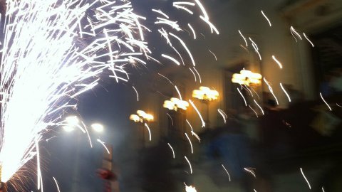 Les Santes 2014. No n'hi ha prou. Foto amb el mòbil. Mataró. Juliol del 2014