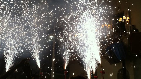 Les Santes 2014. No n'hi ha prou. Foto amb el mòbil. Mataró. Juliol del 2014