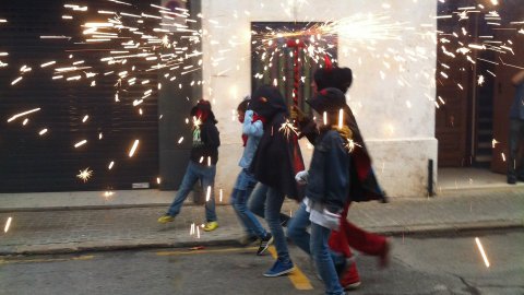 Les Santes 2014. Anem a tancar. Foto amb el mòbil. Mataró. Juliol del 2014