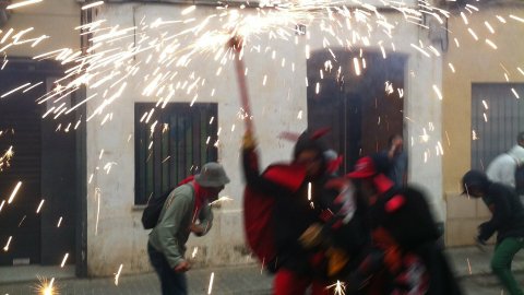 Les Santes 2014. Anem a tancar. Foto amb el mòbil. Mataró. Juliol del 2014