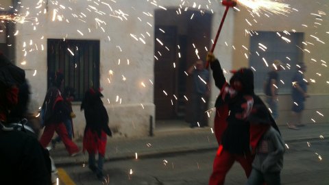 Les Santes 2014. Anem a tancar. Foto amb el mòbil. Mataró. Juliol del 2014