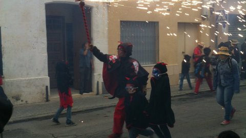 Les Santes 2014. Anem a tancar. Foto amb el mòbil. Mataró. Juliol del 2014