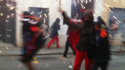 Les Santes 2014. Anem a tancar. Foto amb el mòbil. Mataró. Juliol del 2014