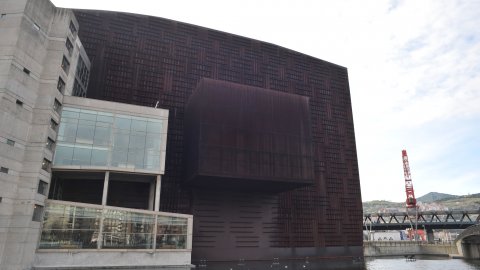 Bilbao. Euskalduna, ría de Bilbao. Desembre de 2012