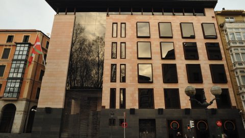 Bilbao. Sabin Etxea, seu del PNB. Desembre de 2012