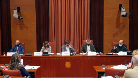 Els directors de Catalunya Ràdio i TV3, Saül Gordillo i Vicent Sanchis, respectivament, a la comissió de contol a la CCMA del Parlament de Catalunya. Barcelona. 17 de setembre de 2021