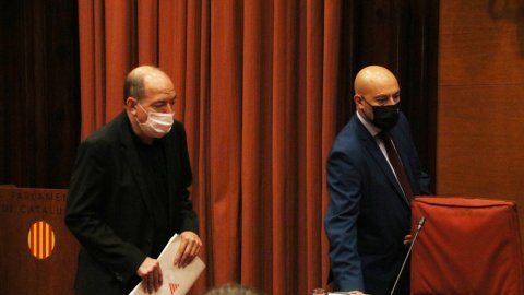 Els directors de Catalunya Ràdio i TV3, Saül Gordillo i Vicent Sanchis, respectivament, a la comissió de contol a la CCMA del Parlament de Catalunya. Barcelona. 17 de setembre de 2021