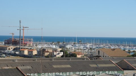 Port de Mataró des del Tecnocampus Mataró-Maresme. Novembre de 2010
