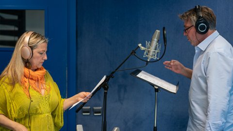 La torre de vidre. Podcast de Catalunya Ràdio dirigit per Santi Faro amb text d'Albert Sánchez Pinyol i les veus dels actors Pere Arquillué, Lluís Marco, Pep Antón Muñoz, Naussica Bonín i Artur Busquets. 