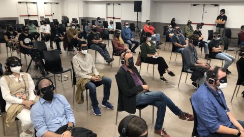 Catalunya Ràdio presenta la sèrie de ciència ficció en so binaural La Torre de Vidre, una nova manera de viure el gènere fantàstic, al festival de cinema de Sitges, amb el director d’aquest podcast i director de continguts de la ràdio pública, Santi Faro. Sitges. 10 d’octubre de 2021