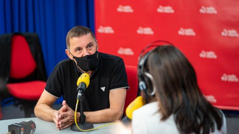 Programa especial d'El matí de Catalunya Ràdio, amb Laura Rosel, pels 10 anys de la fi d'ETA, amb el lehendakari Iñigo Urkullu i el dirigent de Bildu Arnaldo Otegi. Vitòria. 19 d'octubre de 2021