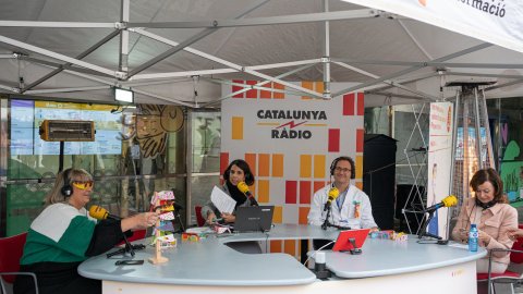 El matí de Catalunya Ràdio, Popap i La tarda de Catalunya Ràdio fan una programació especial des de l'Hospital Vall d'Hebron per donar suport al projecte ulleres de #realitatmillorada i ajudar a remodelar l'Àrea d'Oncologia Infantil. Barcelona. 12 de novembre de 2021