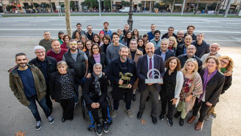 L'equip de Crims de Catalunya Ràdio, amb el Premi Ondas 2021 a millor programa de ràdio i el Premi Nacional de Comunicació 2021 modalitat de ràdio. Barcelona. 19 de novembre de 2021