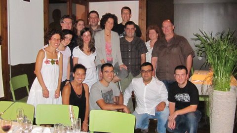 Sopar de la cinquena jornada Llopasfera, que aplega iniciatives digitals de la ciutat de Calella. 15 de juliol de 2011 	