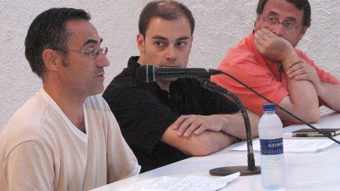 Presentació del llibre Nació.cat al Museu-Arxiu de Calella, amb Saül Gordillo, l'economista Ramon Tremosa i el director de Vilaweb, Vicent Partal. Calella. 19 de juliol de 2007