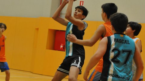 Marc Gordillo al partit de bàsquet infantil Vilassar-Llefià. Vilassar de Mar. 20 de novembre de 2021