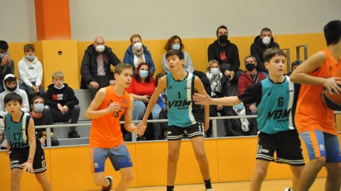 Marc Gordillo al partit de bàsquet infantil Vilassar-Llefià. Vilassar de Mar. 20 de novembre de 2021