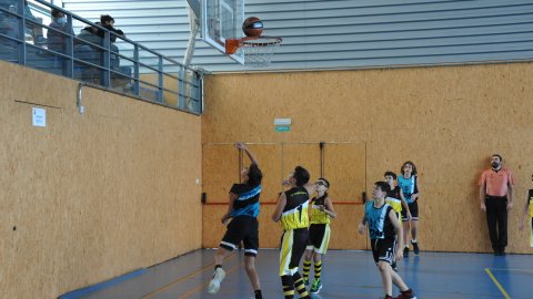 Marc Gordillo al partit de bàsquet infantil Vilanova del Vallès-Vilassar de Mar. Vilanova del Vallès. 13 de novembre de 2021