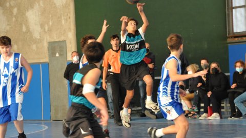 Marc Gordillo al partit de bàsquet infantil Ateneu Montserrat-Vilassar de Mar. Barcelona. 6 de novembre de 2021