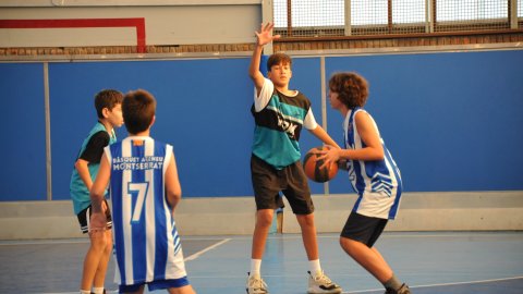 Marc Gordillo al partit de bàsquet infantil Ateneu Montserrat-Vilassar de Mar. Barcelona. 6 de novembre de 2021