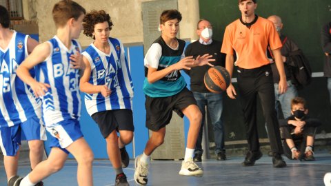 Marc Gordillo al partit de bàsquet infantil Ateneu Montserrat-Vilassar de Mar. Barcelona. 6 de novembre de 2021