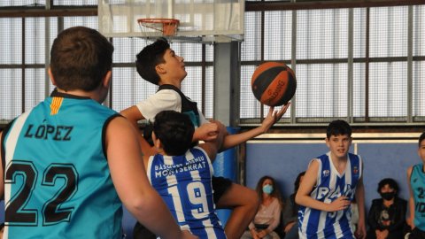 Marc Gordillo al partit de bàsquet infantil Ateneu Montserrat-Vilassar de Mar. Barcelona. 6 de novembre de 2021
