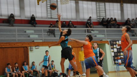 Marc Gordillo al partit de bàsquet infantil Llefià-Vilassar de Mar. Badalona. 16 d'octubre de 2021