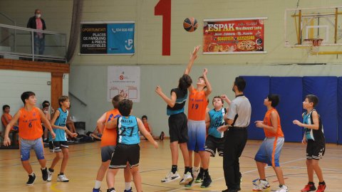Marc Gordillo al partit de bàsquet infantil Llefià-Vilassar de Mar. Badalona. 16 d'octubre de 2021
