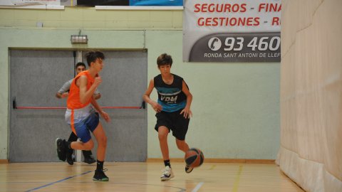 Marc Gordillo al partit de bàsquet infantil Llefià-Vilassar de Mar. Badalona. 16 d'octubre de 2021