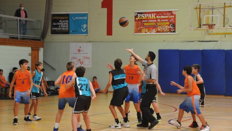 Marc Gordillo al partit de bàsquet infantil Llefià-Vilassar de Mar. Badalona. 16 d'octubre de 2021