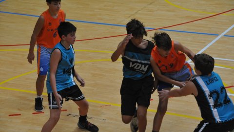 Marc Gordillo al partit de bàsquet infantil Llefià-Vilassar de Mar. Badalona. 16 d'octubre de 2021