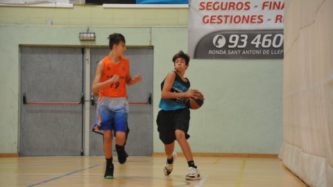 Marc Gordillo al partit de bàsquet infantil Llefià-Vilassar de Mar. Badalona. 16 d'octubre de 2021