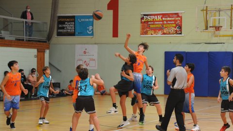 Marc Gordillo al partit de bàsquet infantil Llefià-Vilassar de Mar. Badalona. 16 d'octubre de 2021