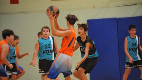 Marc Gordillo al partit de bàsquet infantil Llefià-Vilassar de Mar. Badalona. 16 d'octubre de 2021