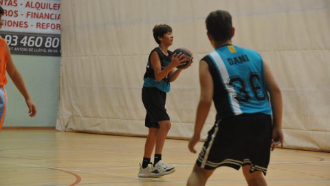 Marc Gordillo al partit de bàsquet infantil Llefià-Vilassar de Mar. Badalona. 16 d'octubre de 2021