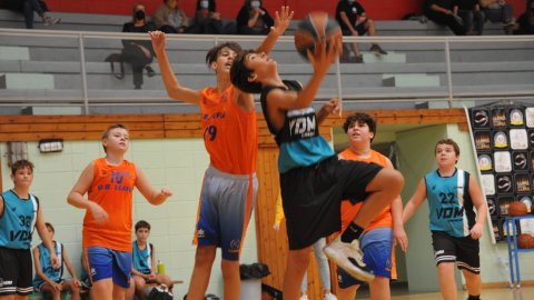 Marc Gordillo al partit de bàsquet infantil Llefià-Vilassar de Mar. Badalona. 16 d'octubre de 2021