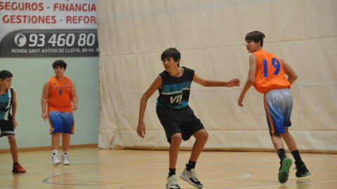 Marc Gordillo al partit de bàsquet infantil Llefià-Vilassar de Mar. Badalona. 16 d'octubre de 2021